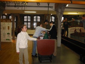 Die Klasse 5b im Museum am Fachtag 2005